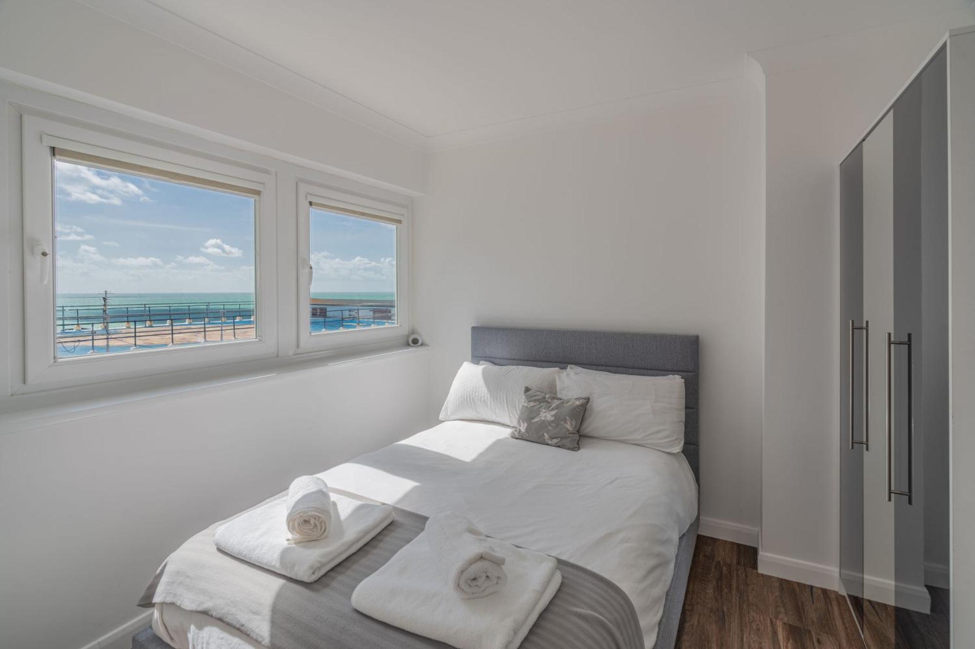 On The Beach Penthouse With Sea View - 3 Bedrooms - Roof Balcony - Spa, Sauna, Gym And Pool - Sleeps 6 Брайтонн Экстерьер фото
