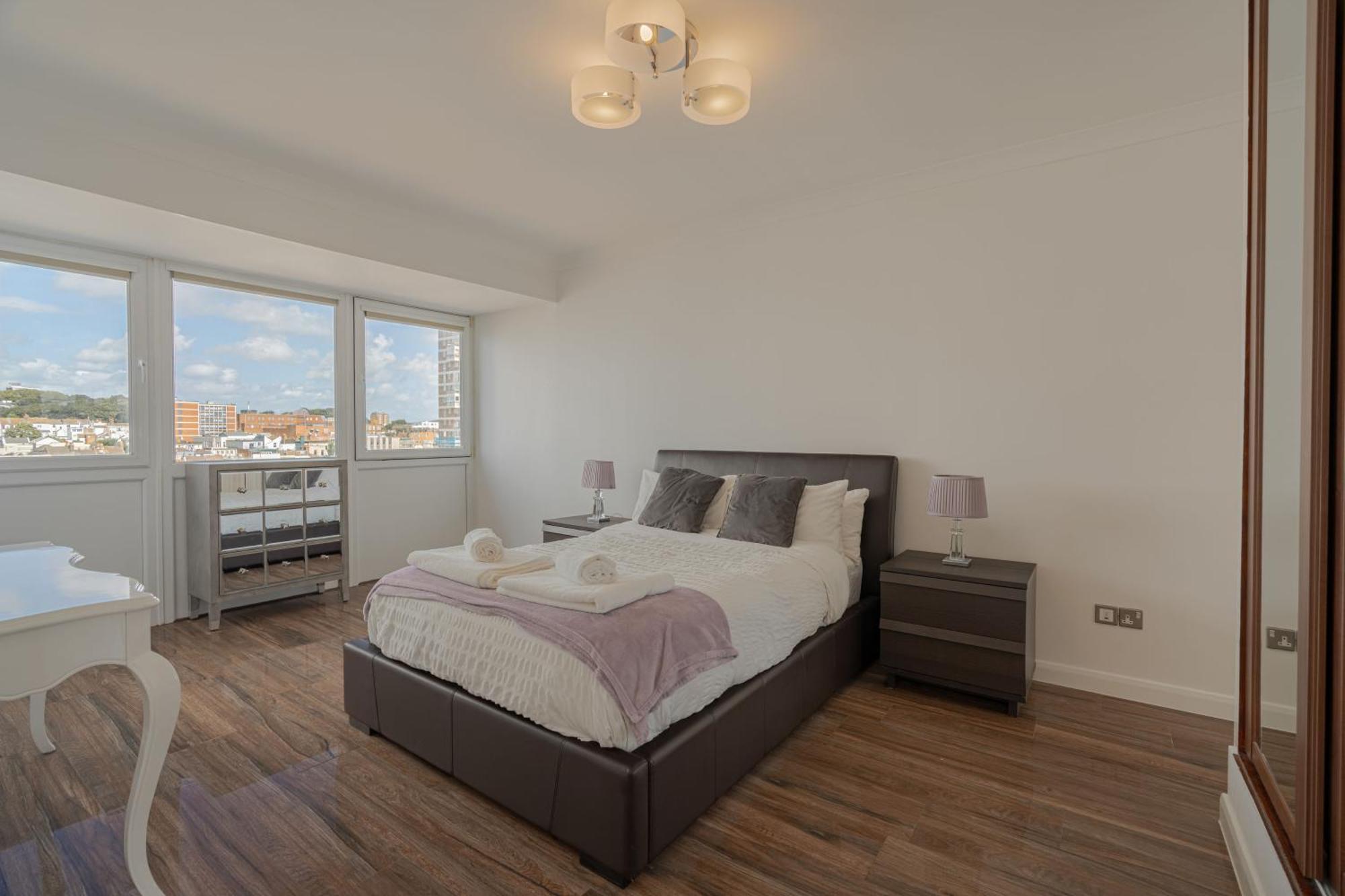 On The Beach Penthouse With Sea View - 3 Bedrooms - Roof Balcony - Spa, Sauna, Gym And Pool - Sleeps 6 Брайтонн Экстерьер фото
