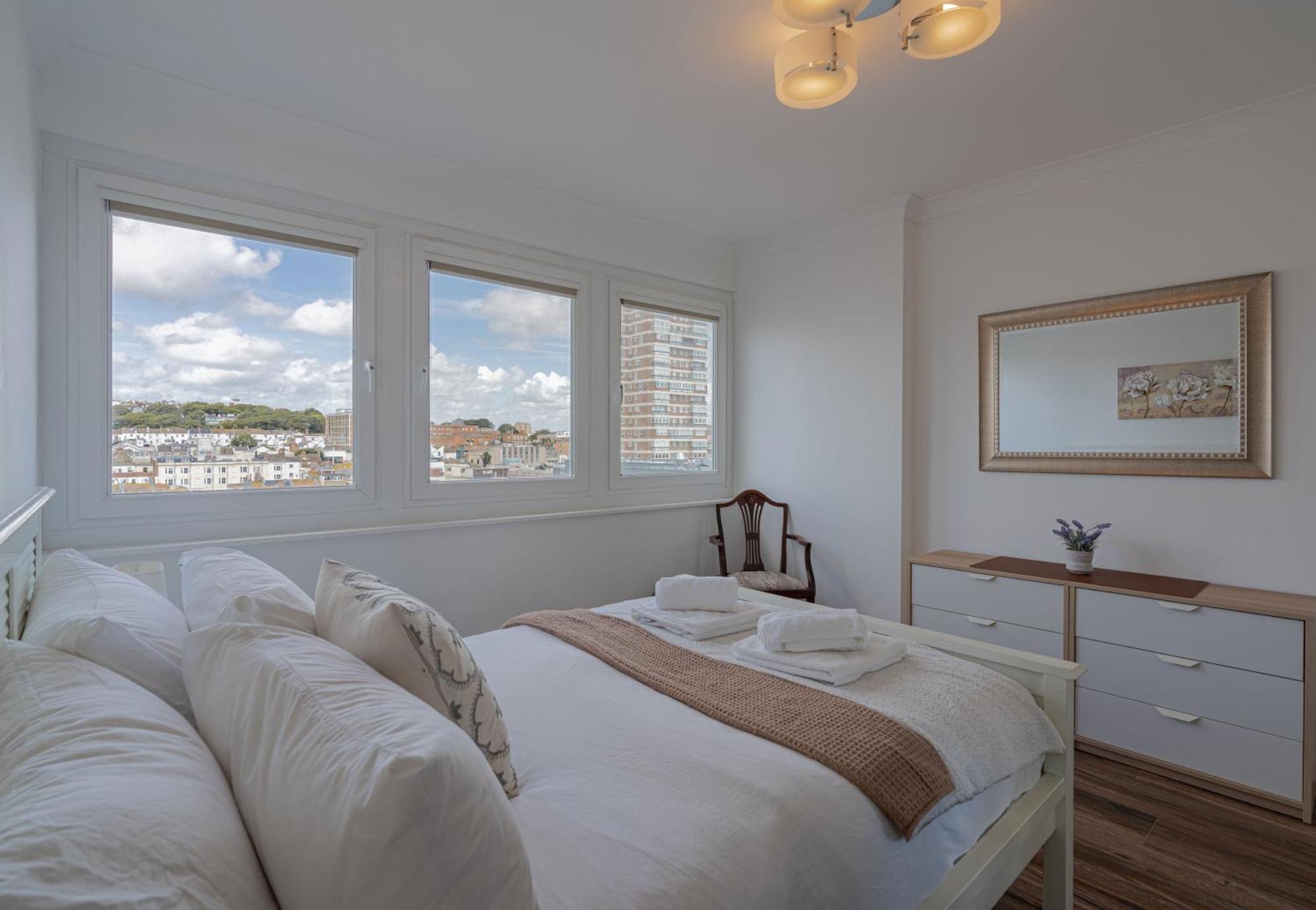 On The Beach Penthouse With Sea View - 3 Bedrooms - Roof Balcony - Spa, Sauna, Gym And Pool - Sleeps 6 Брайтонн Экстерьер фото