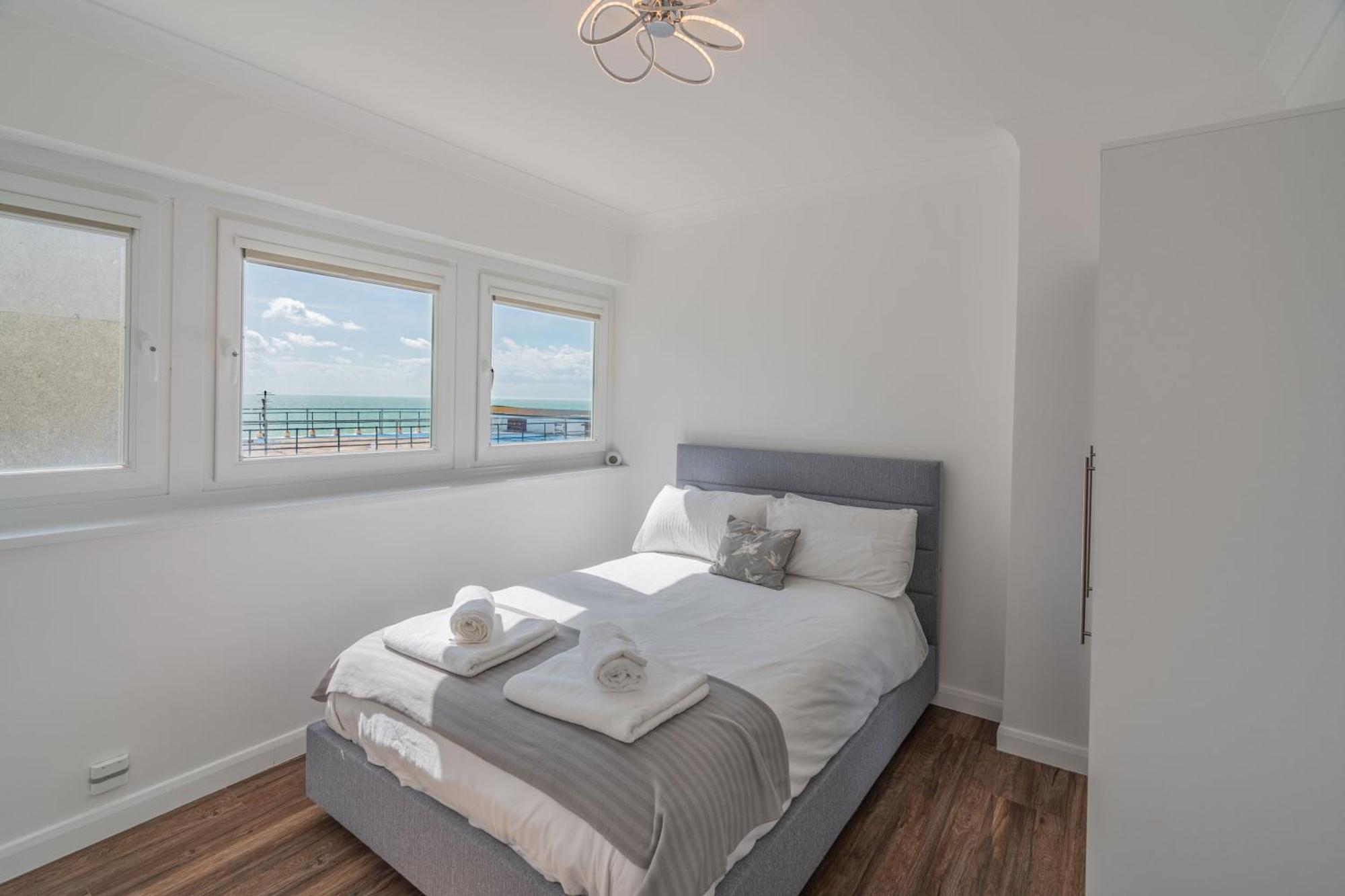On The Beach Penthouse With Sea View - 3 Bedrooms - Roof Balcony - Spa, Sauna, Gym And Pool - Sleeps 6 Брайтонн Экстерьер фото