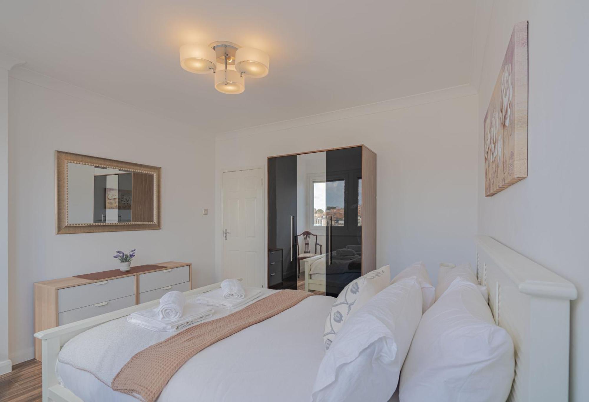 On The Beach Penthouse With Sea View - 3 Bedrooms - Roof Balcony - Spa, Sauna, Gym And Pool - Sleeps 6 Брайтонн Экстерьер фото