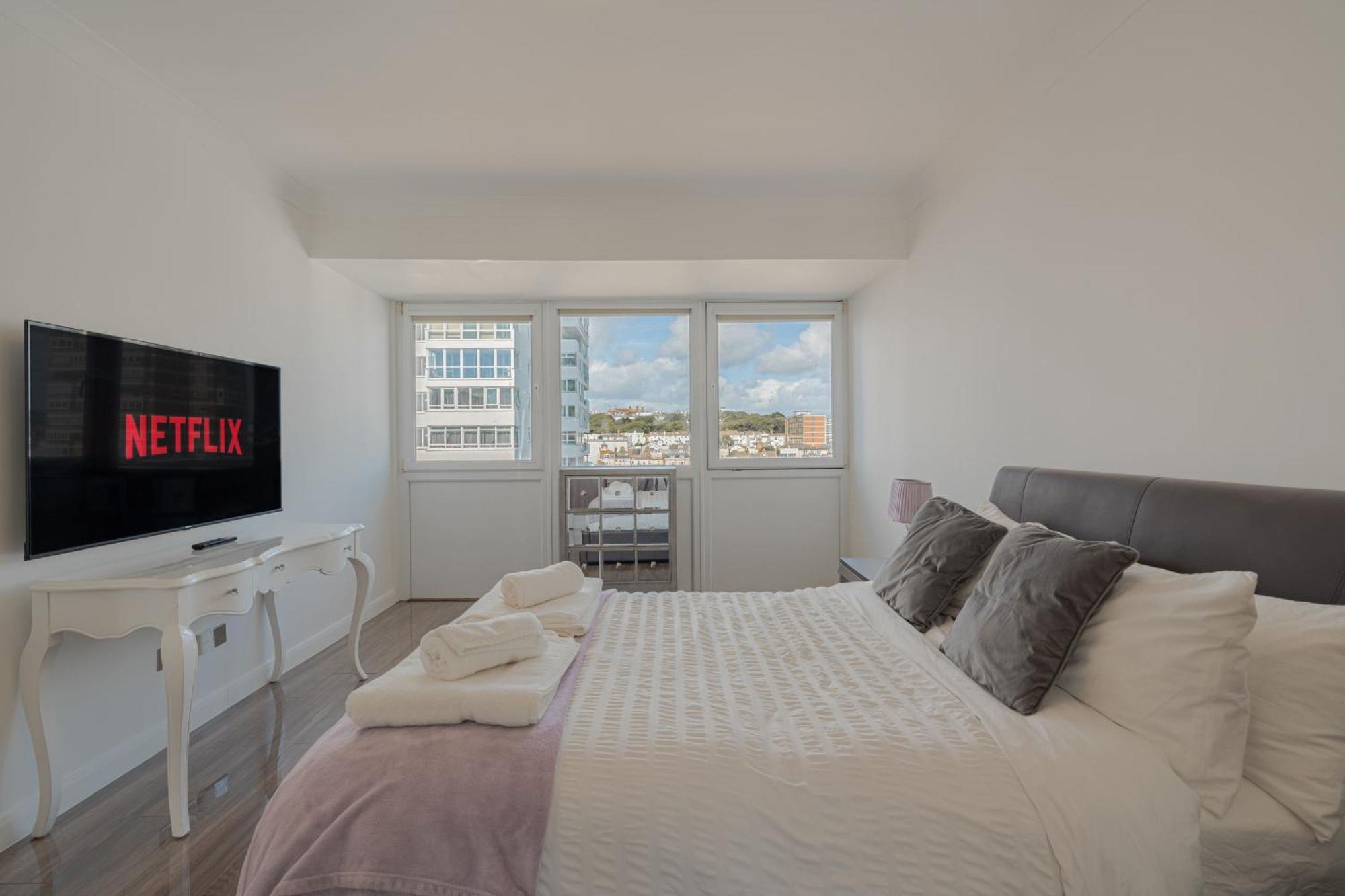 On The Beach Penthouse With Sea View - 3 Bedrooms - Roof Balcony - Spa, Sauna, Gym And Pool - Sleeps 6 Брайтонн Экстерьер фото