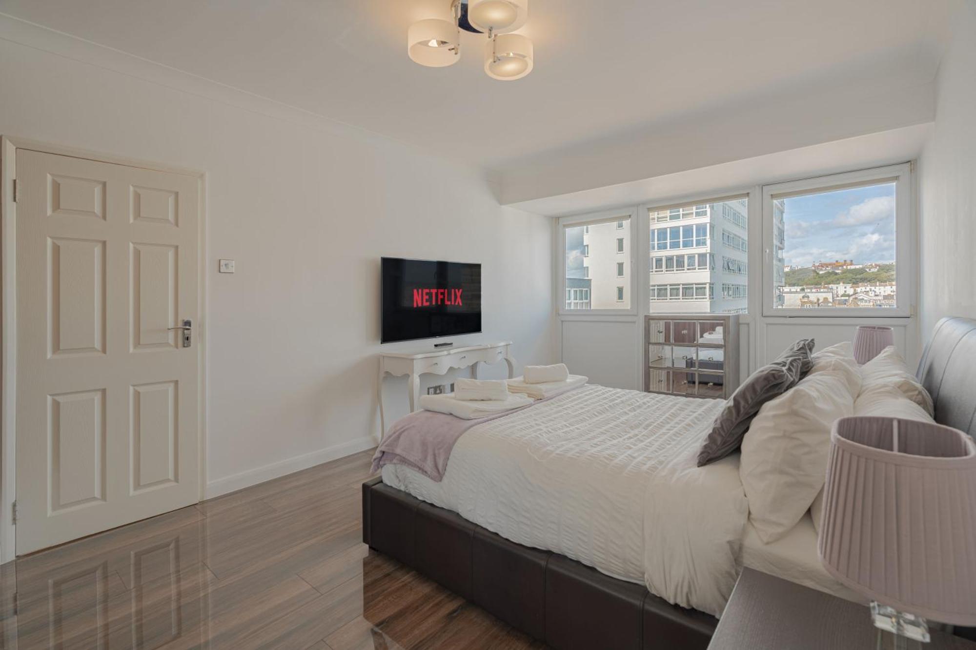 On The Beach Penthouse With Sea View - 3 Bedrooms - Roof Balcony - Spa, Sauna, Gym And Pool - Sleeps 6 Брайтонн Экстерьер фото