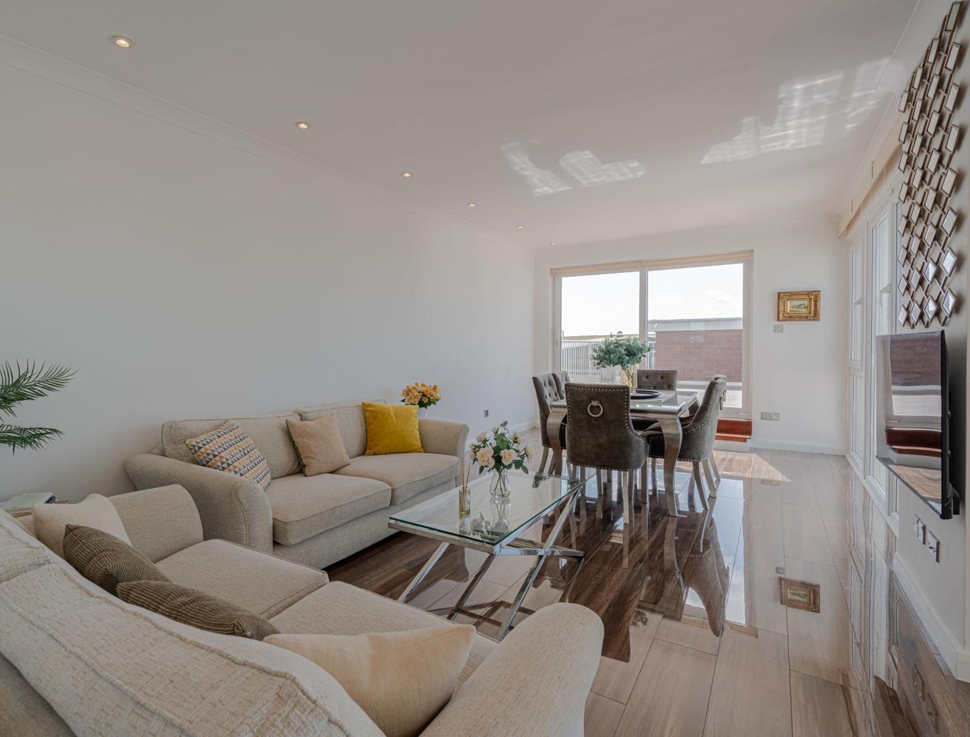 On The Beach Penthouse With Sea View - 3 Bedrooms - Roof Balcony - Spa, Sauna, Gym And Pool - Sleeps 6 Брайтонн Экстерьер фото